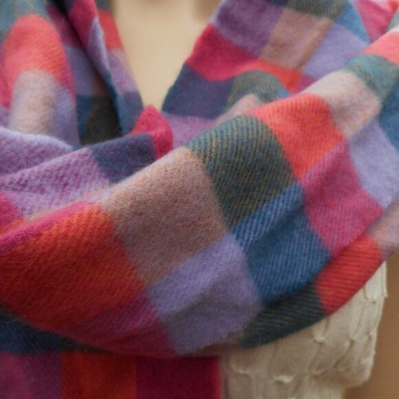 NWT MANHATTAN HAT CO. Cashmere Feel - 100% Acrylic Multi-Color Plaid Scarf - Picture 3 of 6